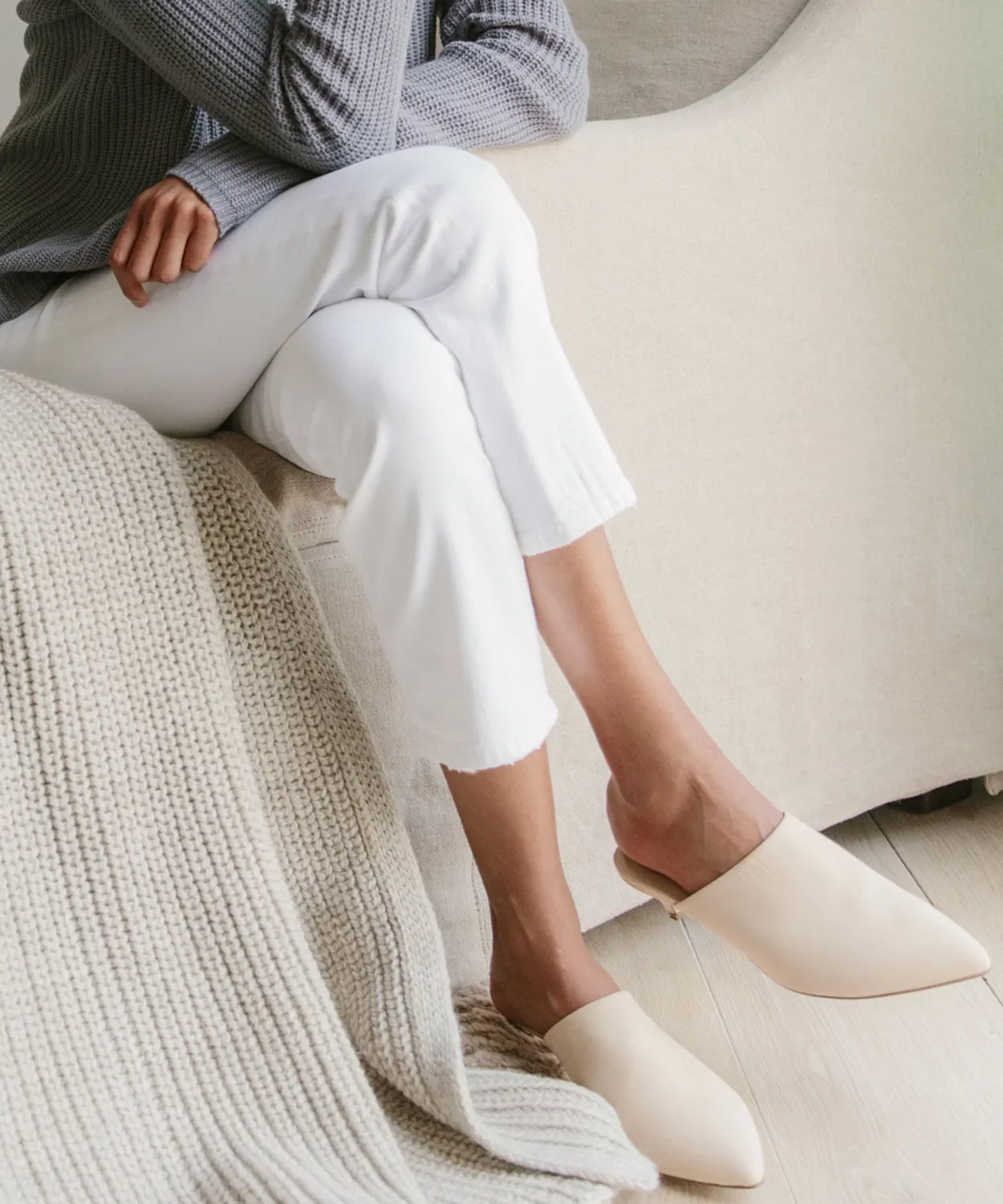 Hot Oiled Leather Kitten Heel Mule Women Heels